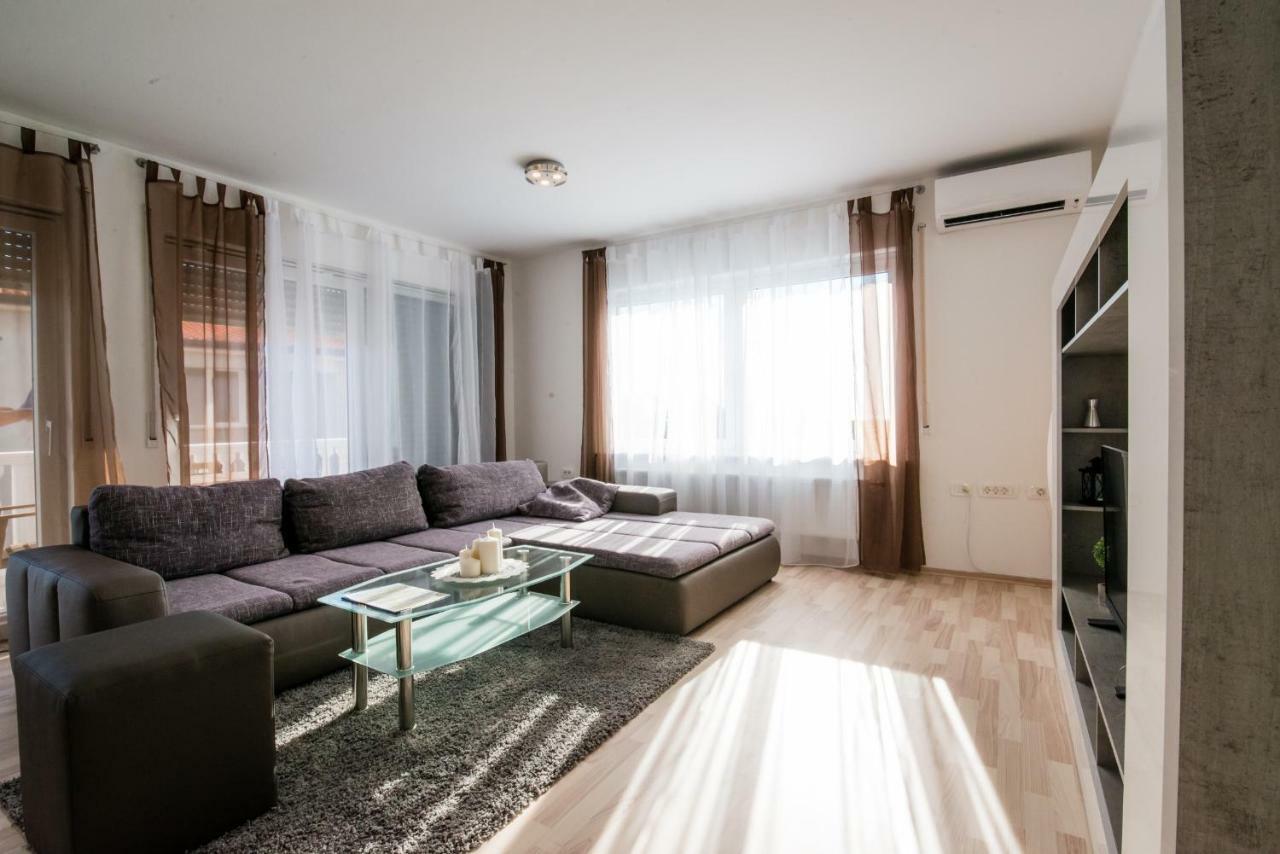 Ferienhaus Bucic Buje Bagian luar foto