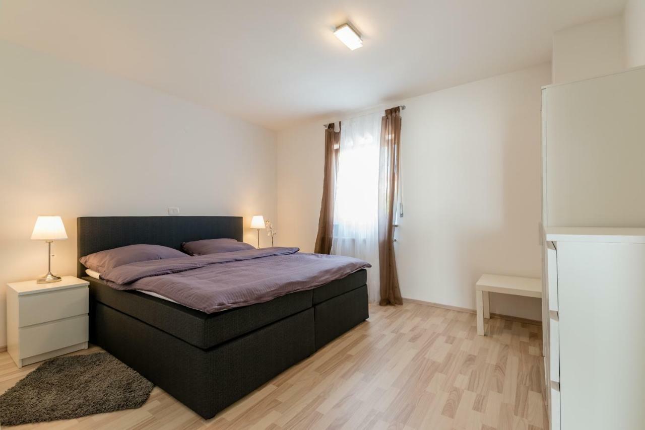 Ferienhaus Bucic Buje Bagian luar foto